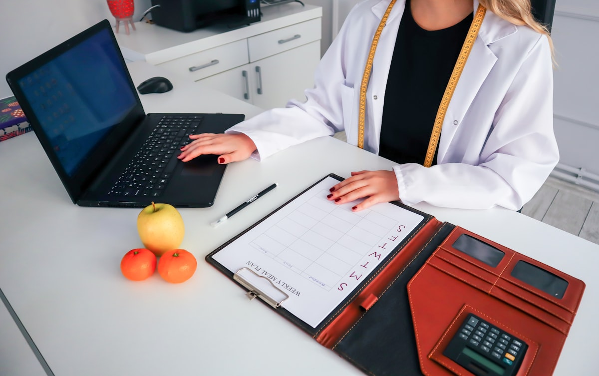 Professional nutritionist in consultation session